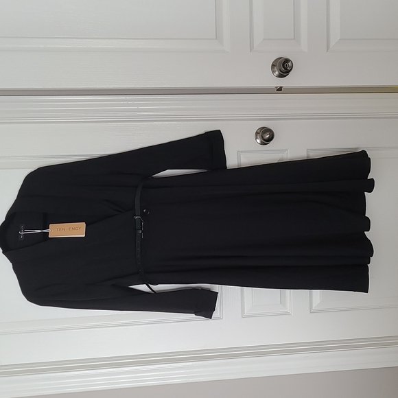 Dress - Picture 1 of 2